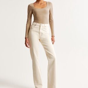 A&F The 90’s Relaxed Jean High Rise Curve Love (Tall/Long)